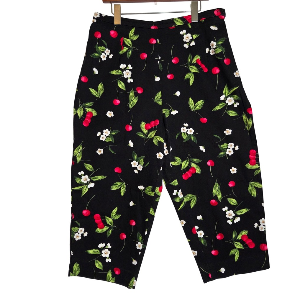 Capri Pant Black Women 14 Cropped Side Zip Cherry Floral Print Retro Cottagecore - Picture 8 of 8